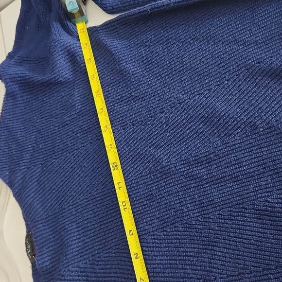 Ann Taylor Sweater Factory Size L Navy Blue Rounded Hem Knit - Picture 9 of 9